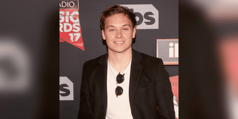 Finn Cole Wiki Biography Net Worth Age Height Girlfriend 9336